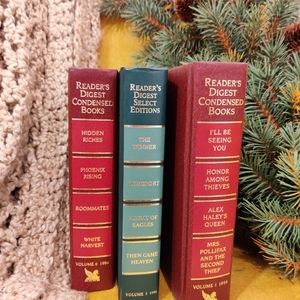 Vintage Christmas Themed Book Set *Free Ship*